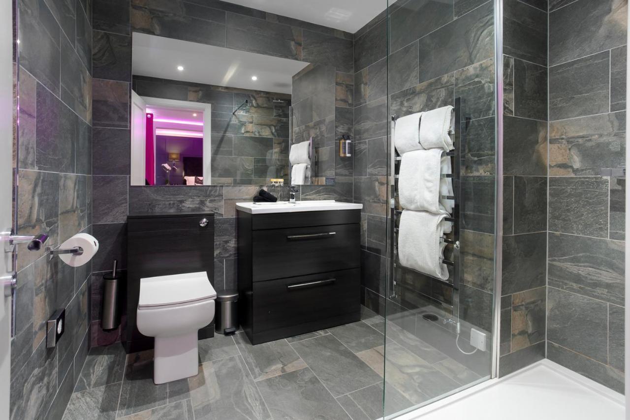 Kotel Windermere Exterior photo A wet room